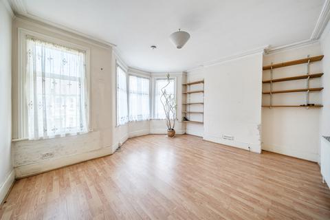 1 bedroom flat for sale, Woodside Gardens, London