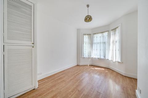 1 bedroom flat for sale, Woodside Gardens, London
