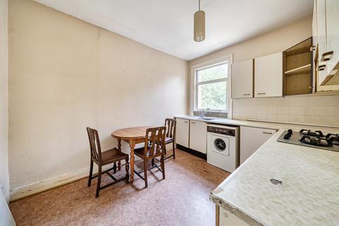 1 bedroom flat for sale, Woodside Gardens, London