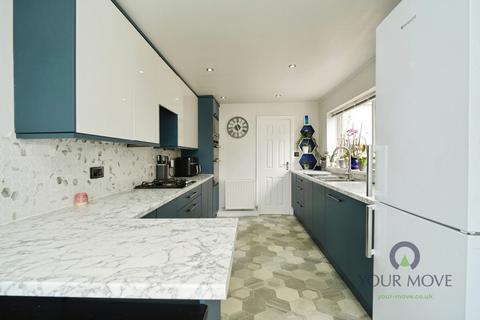 4 bedroom bungalow for sale, Claytons Close, Oldham OL4