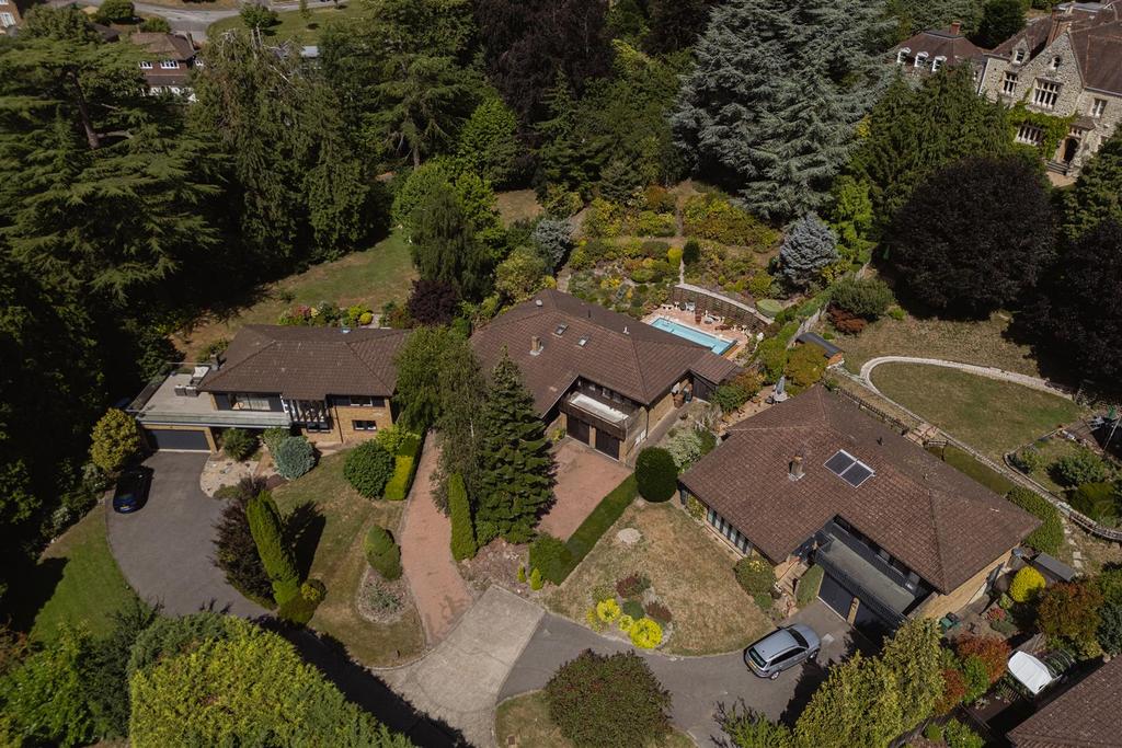 House exterior, garden