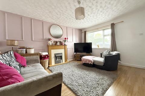 3 bedroom semi-detached house for sale, Culworth Drive, Wigston LE18