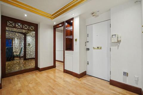 3 bedroom flat for sale, Avenue Road, St Johns Wood, London NW8