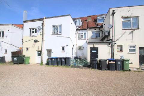 4 bedroom apartment to rent, Wickham Road, Croydon CR0