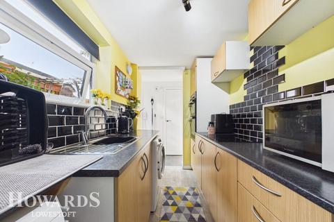 2 bedroom terraced house for sale, St Margarets Road, Lowestoft