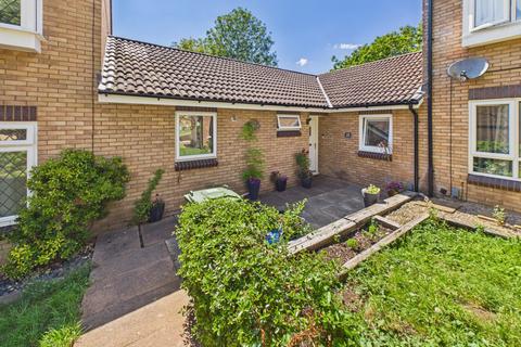 2 bedroom bungalow for sale, Aspen Close, Frome