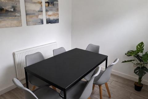 Studio to rent, Union Street, Maidstone