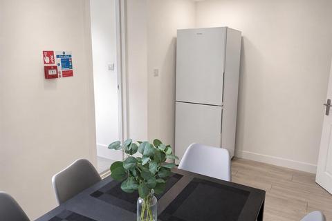 Studio to rent, Union Street, Maidstone