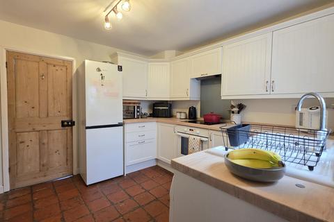 2 bedroom cottage for sale, Banbury Road, Southam, CV47