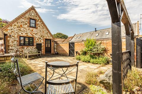 2 bedroom barn conversion for sale, Charming Barn Conversion in Old Hunstanton
