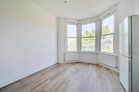 3 bedroom property for sale, Harlesden Road, NW10