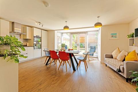 4 bedroom detached house for sale, Woodward Drive, Market Harborough, LE16 7GE