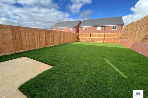 2 bedroom semi-detached house to rent, Acorn Lane, Leicester LE8