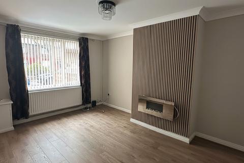 2 bedroom terraced house to rent, Rowsley Road, Stretford, M32