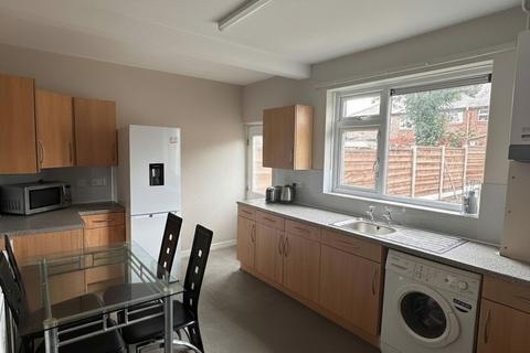 2 bedroom terraced house to rent, Rowsley Road, Stretford, M32