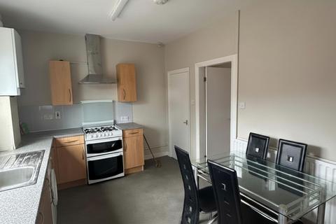 2 bedroom terraced house to rent, Rowsley Road, Stretford, M32