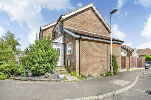 2 bedroom end of terrace house for sale, Westminster Gardens, London E4