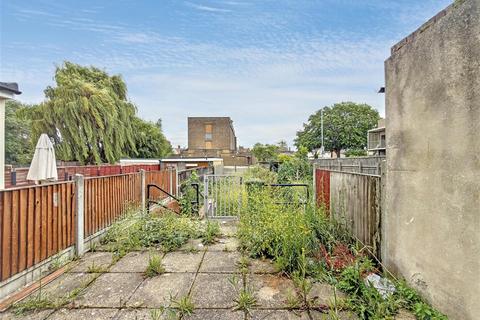 2 bedroom semi-detached house for sale, Harrow Road, BARKING