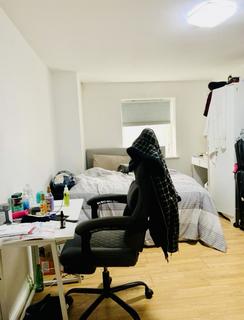2 bedroom flat for sale, Chantry Close, London SE2