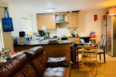 2 bedroom flat for sale, Chantry Close, London SE2