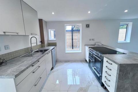 3 bedroom semi-detached house for sale, Southlands Road, Denham, Uxbridge, UB9