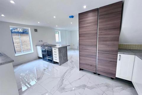 3 bedroom semi-detached house for sale, Southlands Road, Denham, Uxbridge, UB9