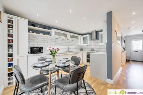 3 bedroom townhouse for sale, Cromwell Close, Bromley