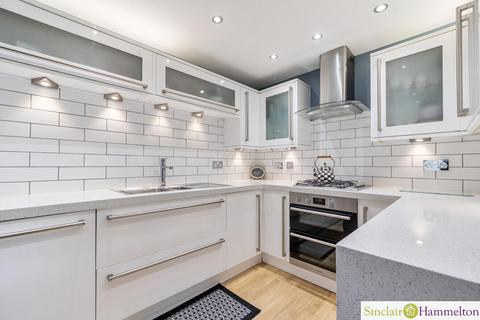 3 bedroom townhouse for sale, Cromwell Close, Bromley