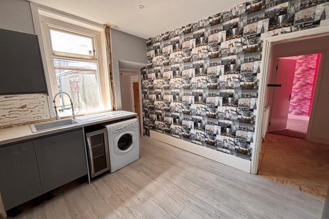 2 bedroom flat for sale, Pier Street, VENTNOR