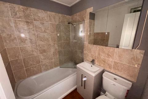 2 bedroom flat for sale, Pier Street, VENTNOR