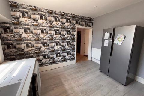 2 bedroom flat for sale, Pier Street, VENTNOR