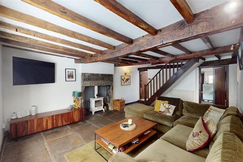 2 bedroom cottage for sale, Wakefield Road, Lightcliffe, Halifax