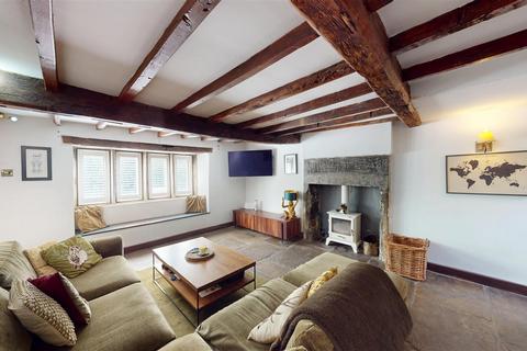 2 bedroom cottage for sale, Wakefield Road, Lightcliffe, Halifax