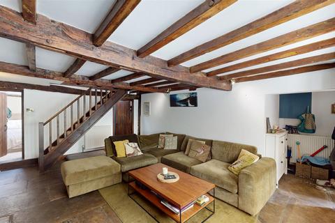 2 bedroom cottage for sale, Wakefield Road, Lightcliffe, Halifax
