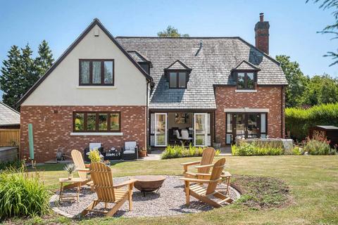 4 bedroom detached house for sale, Overbury Road, Hereford HR1