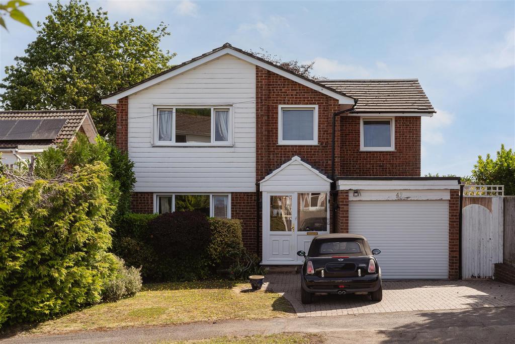 Detached house exterior, garage