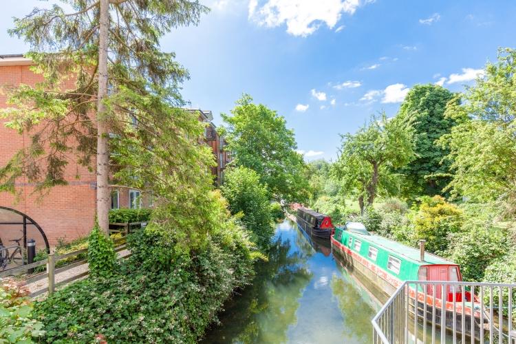 Apartment in Oxford, Osney, West Oxford - More