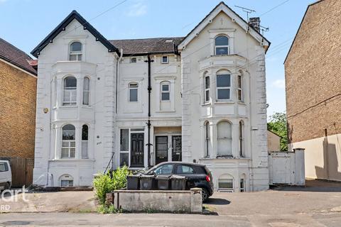 1 bedroom flat for sale, Hythe Road, Ashford