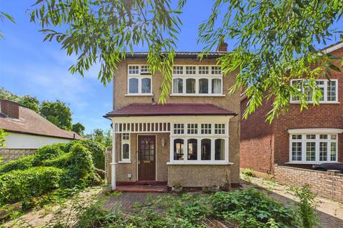 Field End, Ruislip HA4