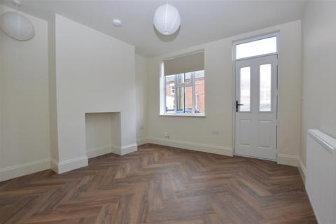 3 bedroom townhouse to rent, Heath Road, Norwich
