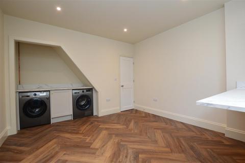 3 bedroom townhouse to rent, Heath Road, Norwich