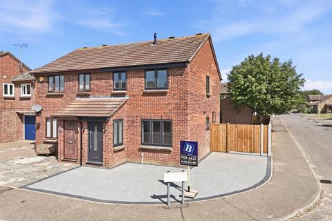 3 bedroom semi-detached house for sale - Beardsley Drive, Springfield, Essex, CM1