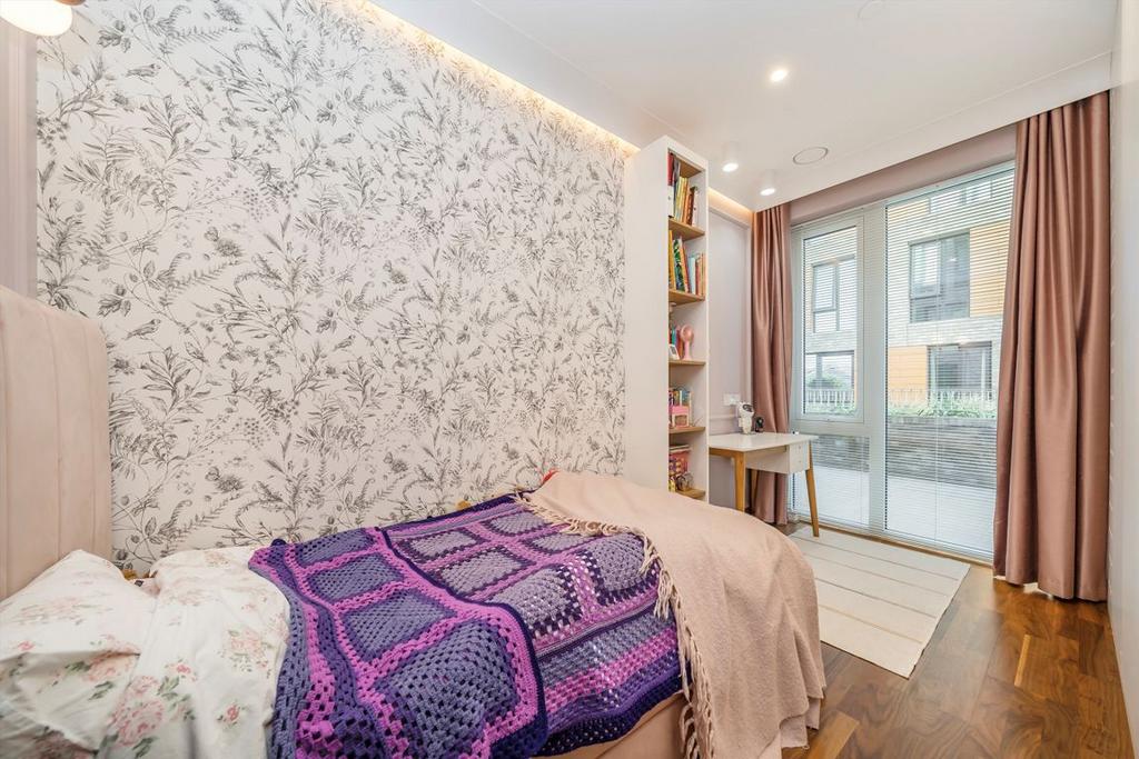 Apartment in London - More