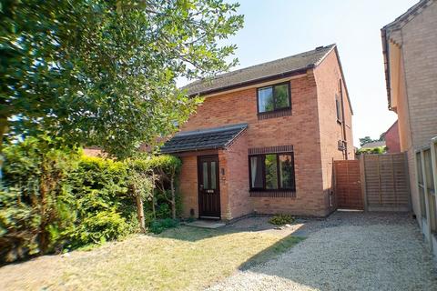 2 bedroom semi-detached house to rent, Hine Avenue, Newark, NG24
