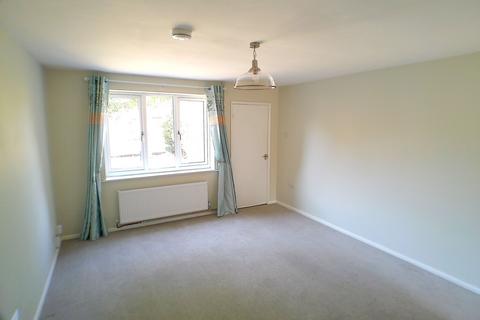 2 bedroom semi-detached house to rent, Hine Avenue, Newark, NG24