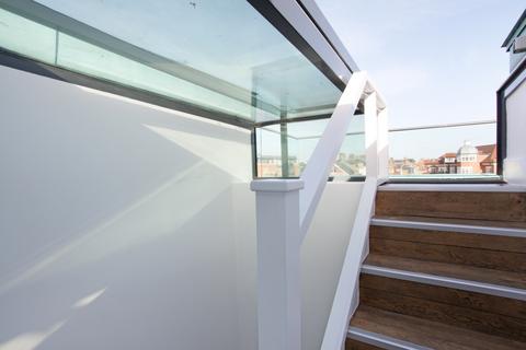 2 bedroom end of terrace house to rent, Windsor Quay Farmyard SL4