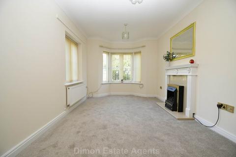 2 bedroom flat for sale, Tennyson Gardens, Gosport