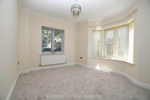 2 bedroom flat for sale, Tennyson Gardens, Gosport