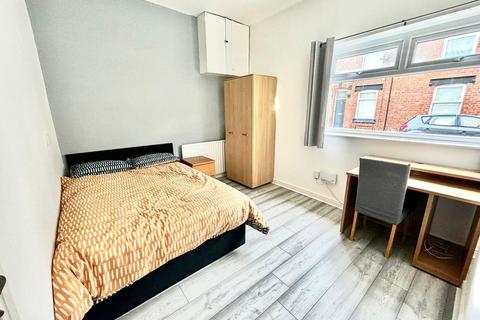 3 bedroom house to rent, Holly Street, Middlesbrough, TS1