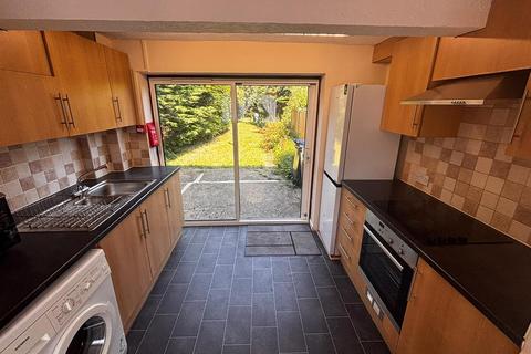 5 bedroom terraced house to rent, Northdown Road, Hatfield